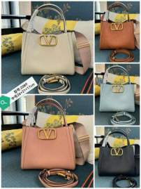 Picture of Valentino Handbags _SKUfw167257318fw